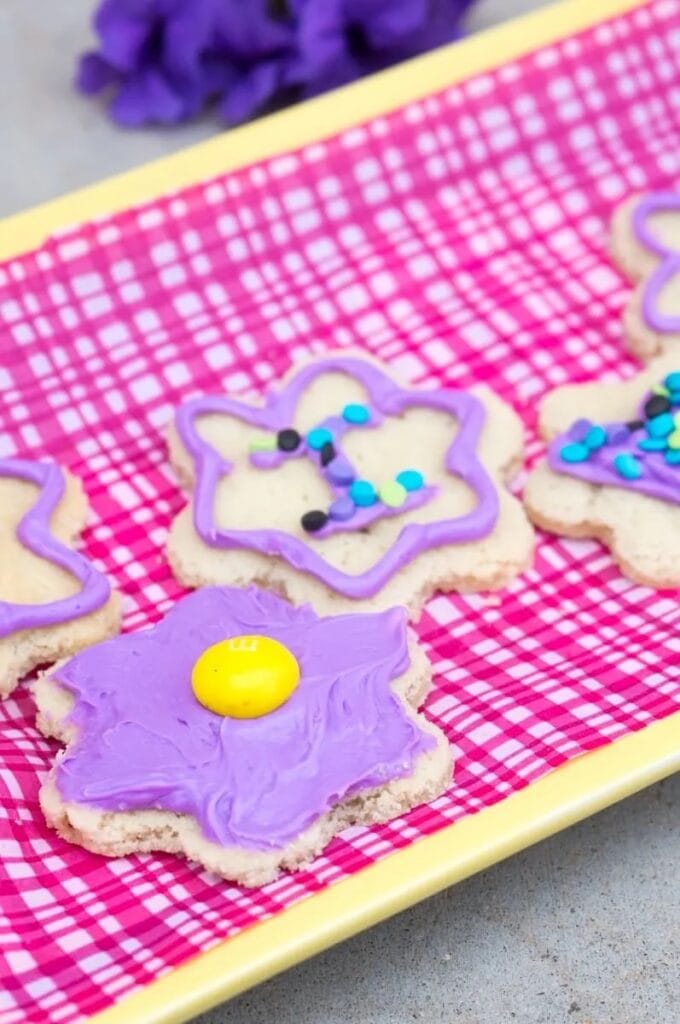 Cookie platter with decorated cookies