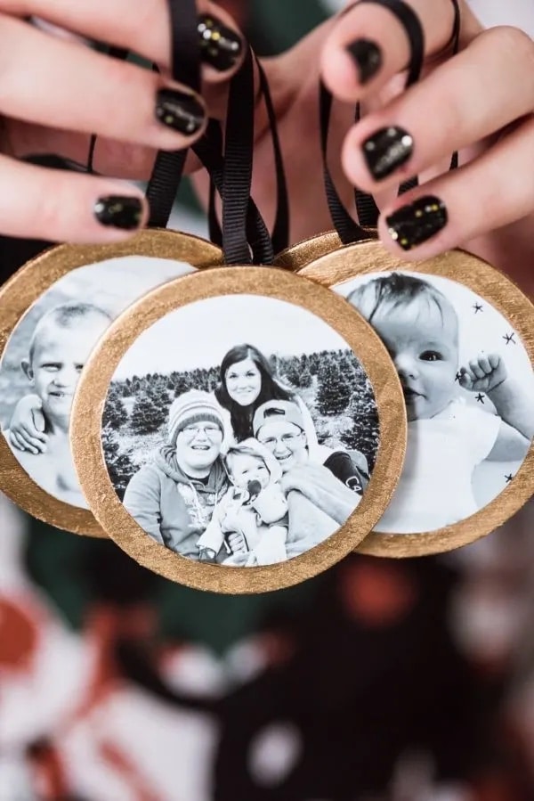 photo ornaments DIY Mother's Day gifts