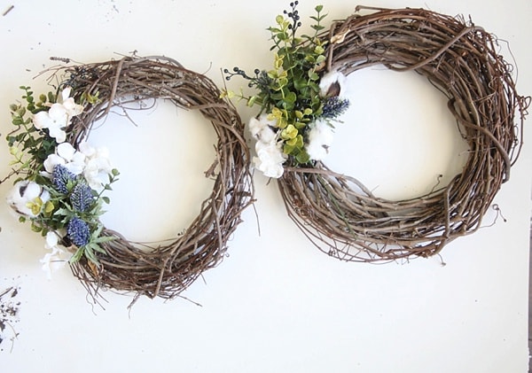 This easy DIY Fall wreath from www.runtoradiance.com is so cute and can be put together in under an hour. Love it!_0016