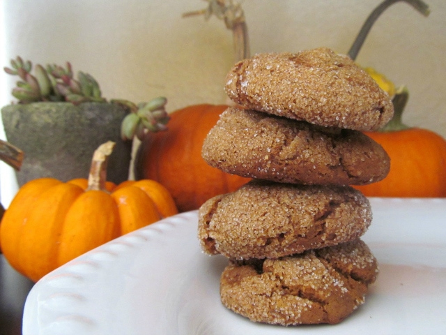 the pretty bee pumpkin-molasses-cookies