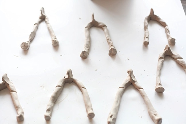 An easy to make DIY gold-leaf wishbone. Never fight over who gets to break it again!_0010