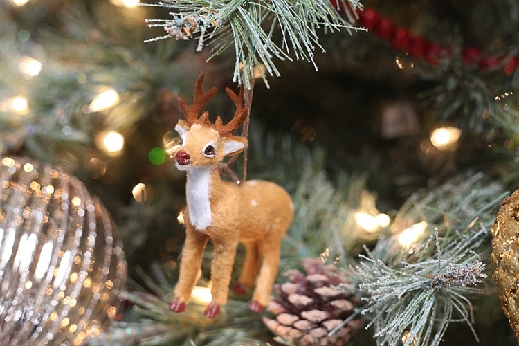 reindeer ornament with pine cones