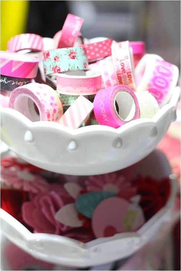 Celebrate Valentine's Day by having a fun craft session with girlfriends! So cute and fun! 