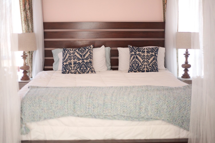 pink bedroom with canopy bed / our new bedside tables / www.runtoradiance.com