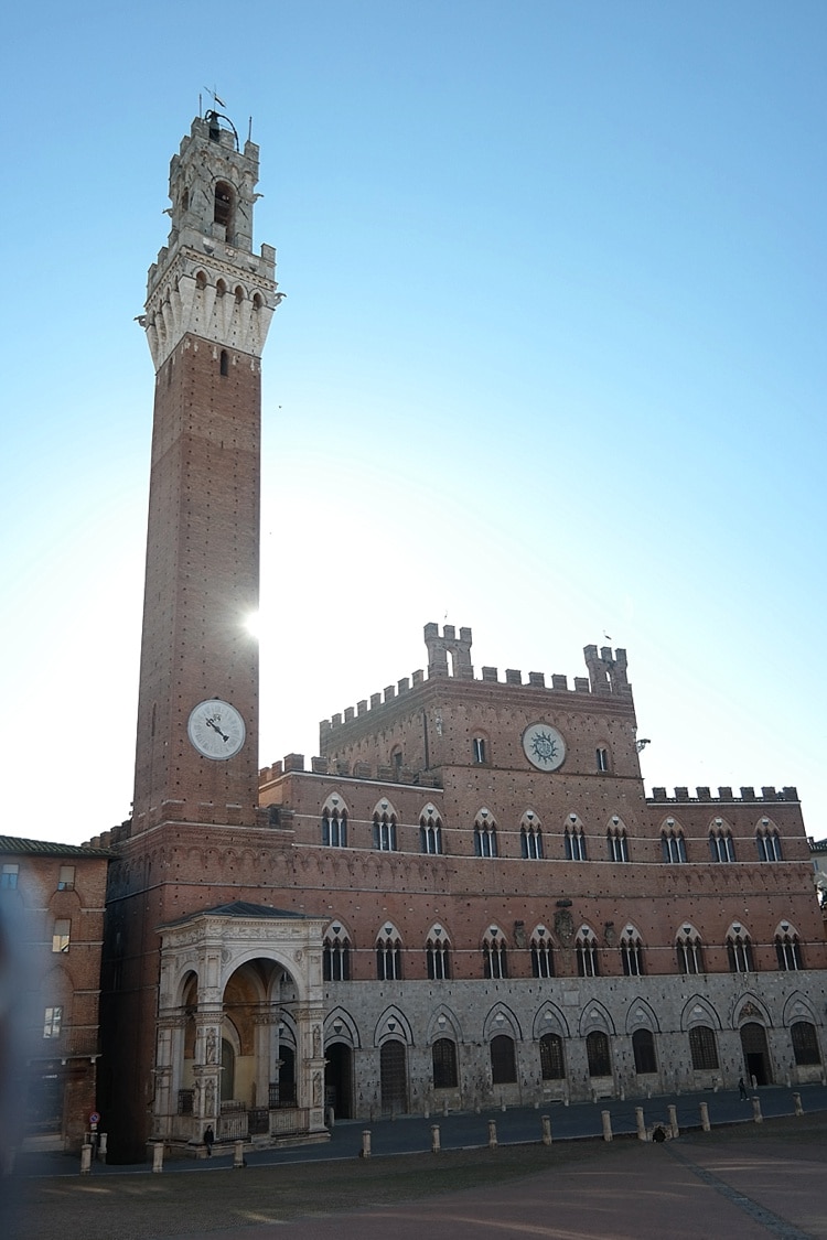 Siena, Italy travel guide. What a beautiful part of Tuscany! I've wanted to go here ever since that documentary about the famous horse races came out!