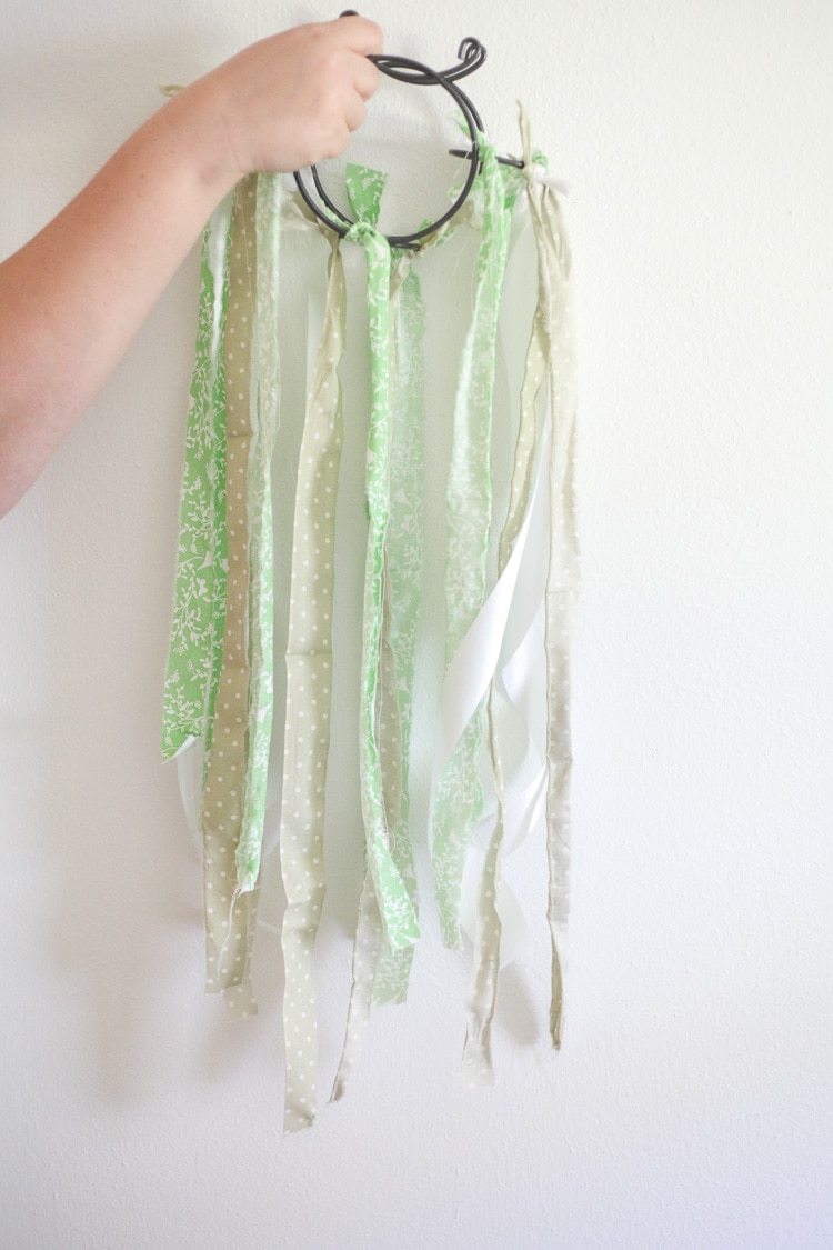 Easy DIY fabric mobile-cute for Spring!