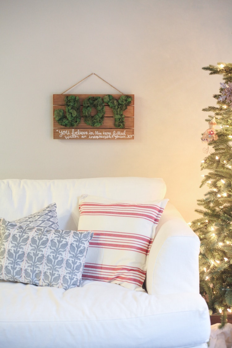 Easy DIY Joy Signs For Christmas