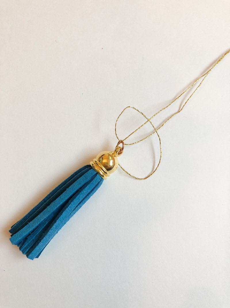 How to tie a jewelry knot with a tassel