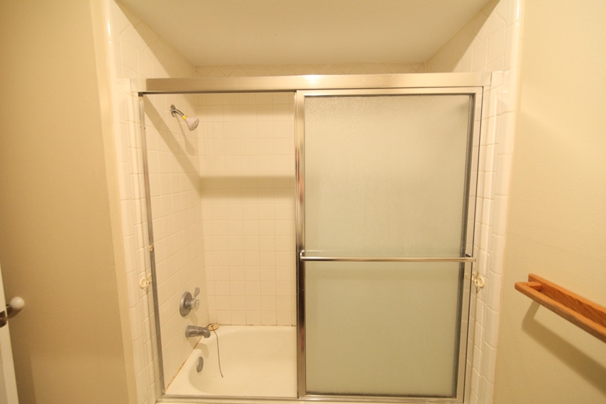 Shower tub combo with glass door 