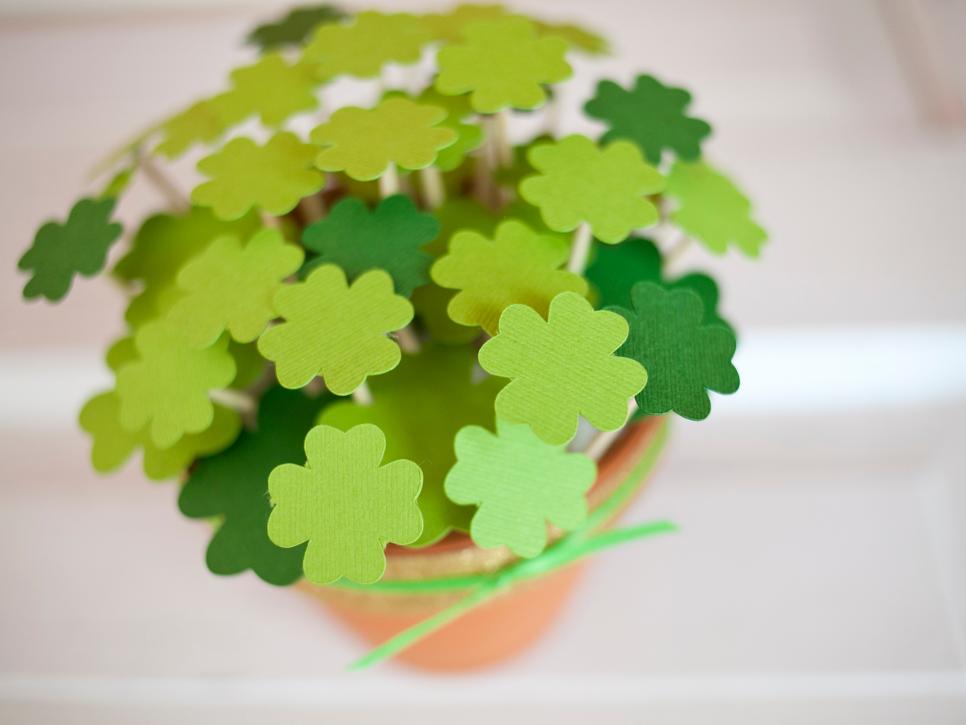 potted paper clovers craft