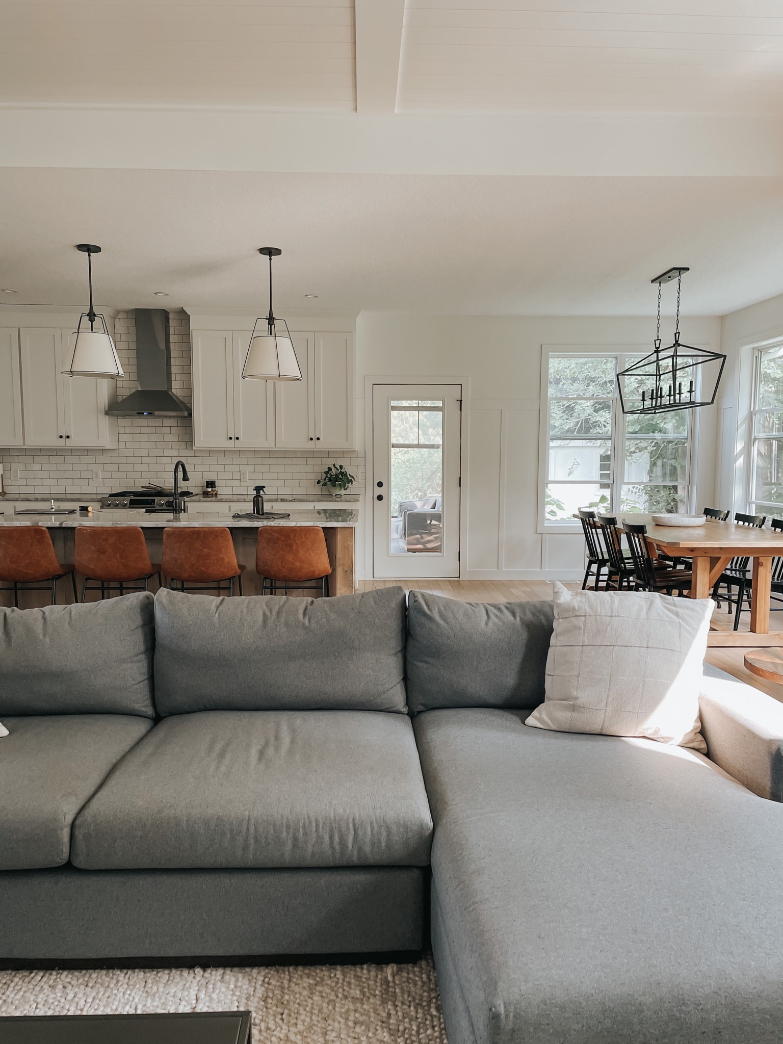 How to Declutter Your Home: The 10 Best Minimalist Creators - Run To ...