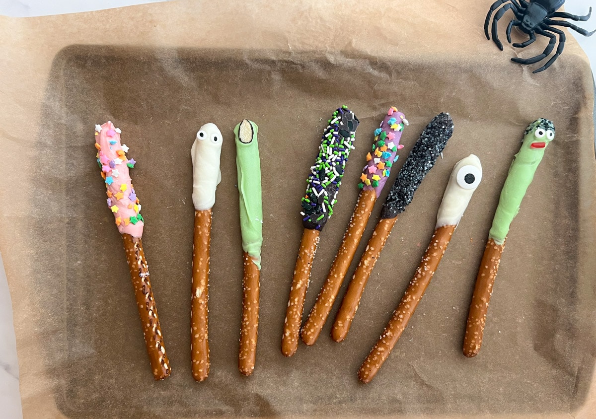 DIY candy dipped pretzel rods.