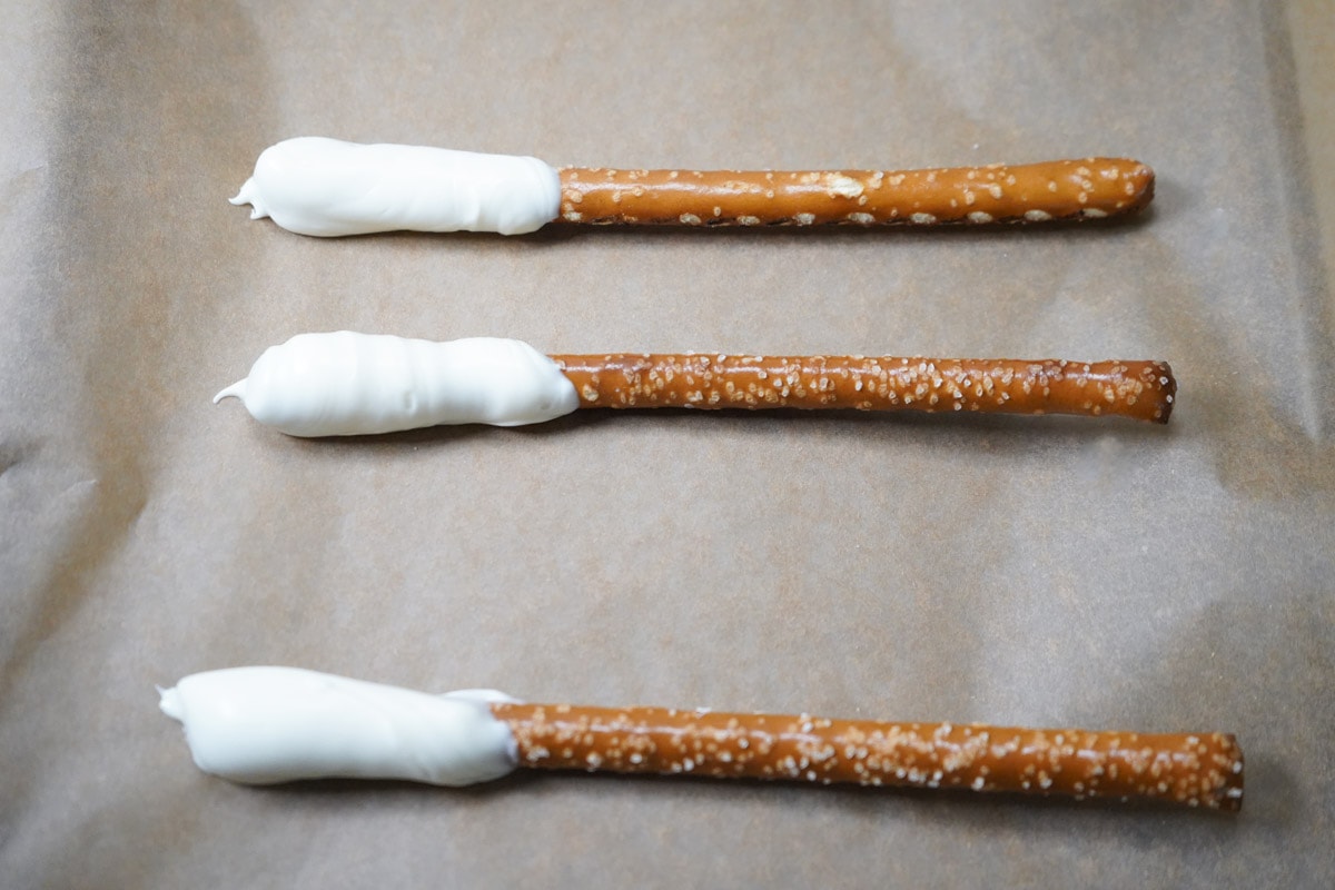 Easy Dipped Pretzel Rods (with Video) - Run To Radiance