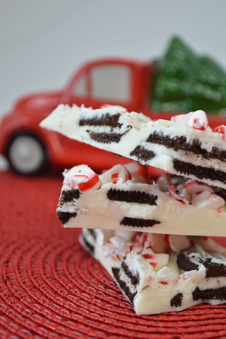 peppermint and Oreo bark holiday treat