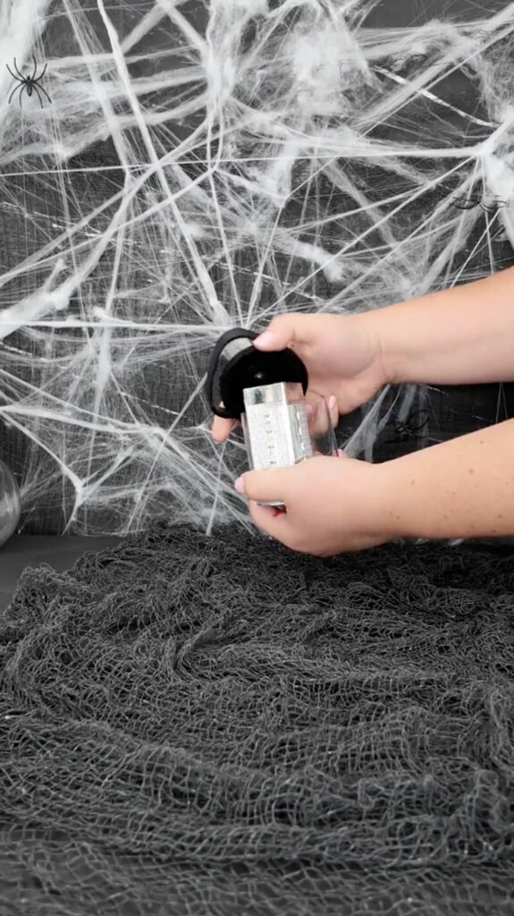 mini lantern battery removal