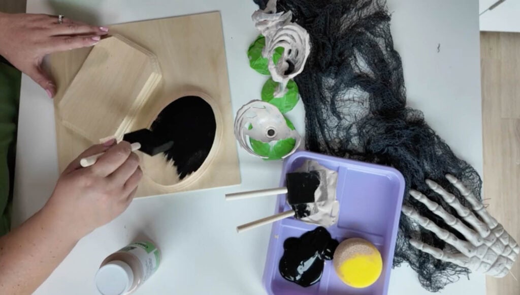 painting wooden plaques