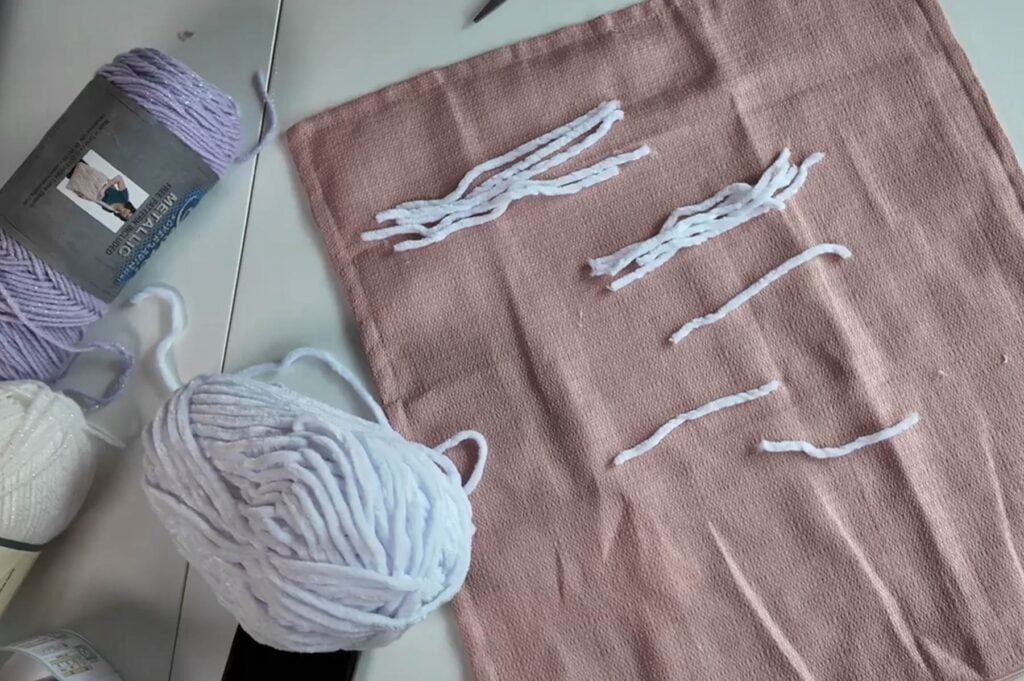 cutting yarn to size